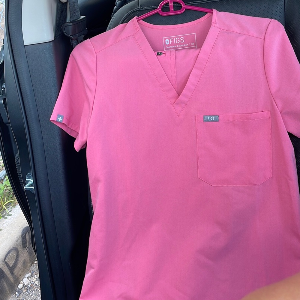 Figs Neon Pink Scrub Set size XS
